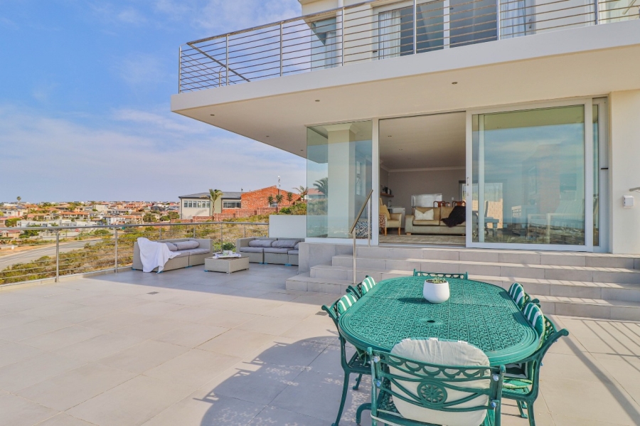 4 Bedroom Property for Sale in Hartenbos Heuwels Western Cape